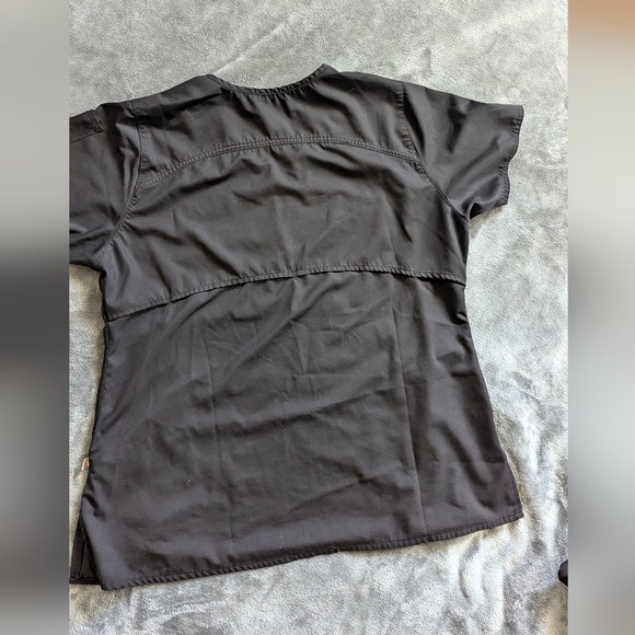 Large Black Carhartt Scrub Set- includes top and pants - Picture 7 of 8